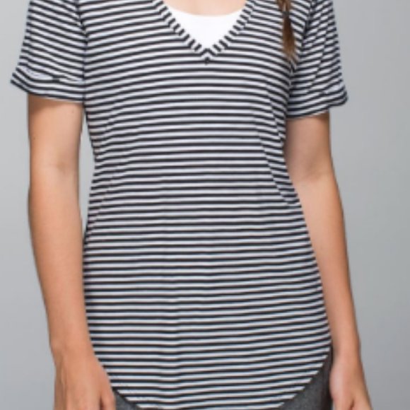 lululemon love tee - classic stripe - Picture 2 of 4